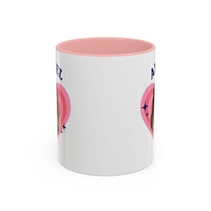 Taza retro con forma de corazón de Priscilla Delgado como Ángel, taza de cerámica con diseño de Priscilla Delgado como Ángel (325 ml) imagen 11