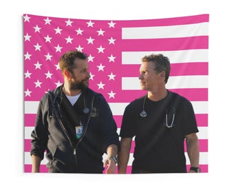 Tapices de pared para interiores con la bandera rosa del Dr. Jack Abbot (Shawn Hatosy) y el Dr. Robby (Noah Wyle)