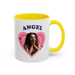 Taza retro con forma de corazón de Priscilla Delgado como Ángel, taza de cerámica con diseño de Priscilla Delgado como Ángel (325 ml) imagen 17