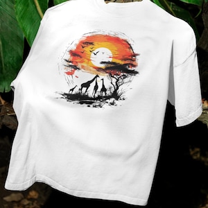 African Sunset Giraffe Silhouette T-Shirt: Safari Wildlife Art Gift