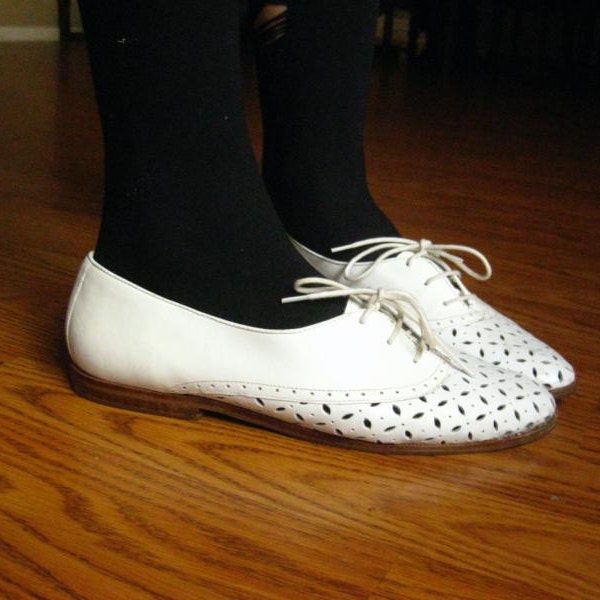 white leather star cut out oxford flats 8 8.5