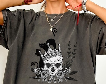 Camiseta gótica con calavera, camiseta con calavera y corona, camiseta gótica de gato negro, camiseta de estética oscura, camiseta de bruja, moda alternativa, regalo de Halloween