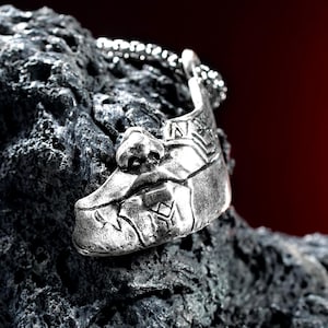 PREMIUM Alicia&#39;s Mask Pendant Necklace, Clair Obscur: Expedition 33 Jewelry, 950 Silver Gaming Pendant, Gustave, Verso, Alicia, Esquie