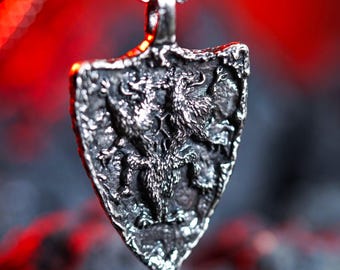 Collana con stemma di Bloodborne Cainhurst, ciondolo fatto a mano in argento 950, gioielli Soulsborne, collana da gamer di Halloween, regalo di Natale per i fan