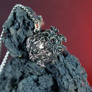 限定！エルドエンリング - 聖トリナの笑顔、ファンメイドハンドメイド950シルバーペンダント、エルドエンリングのお守りアイテムとキャラクターにインスパイアされたデザイン