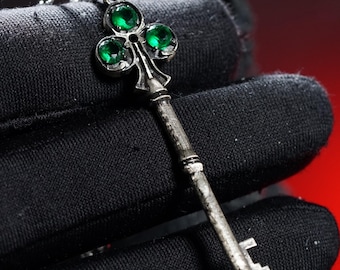 Collar de llave de plata 950 de Resident Evil: Joyería de Raccoon City RE2