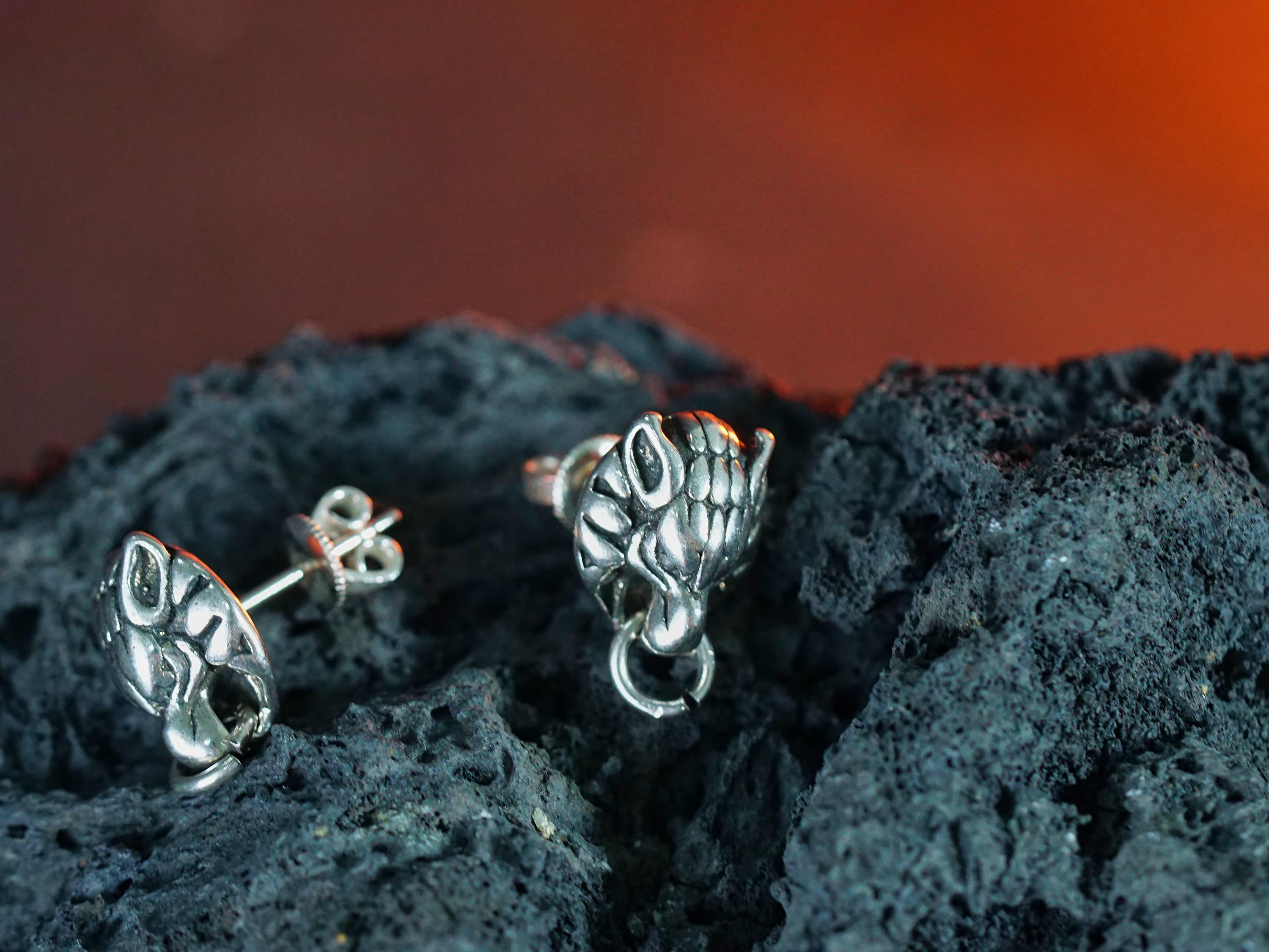 ファイナルファンタジーVII クラウドイヤリング：シルバー950スタッド