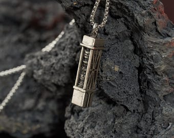 EXCLUSIVE Silver 950 Kiramman Key Necklace, Unique Arcane Jewelry, LoL Gift, League of Legends Collectible, Fantasy-Inspired Geek Necklace