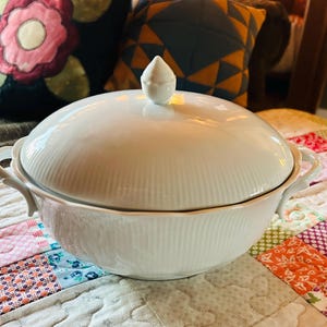 Kaiser Romantica Soup Tureen with Lid, &quot;Romantica All White&quot; Made in West Germany