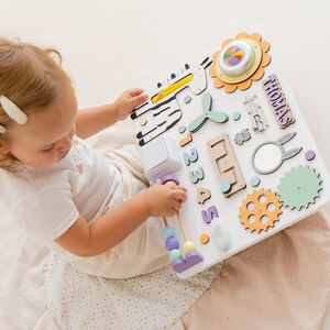 Tableau Occupé Montessori fait main pour bébés, Tableau sensoriel en bois personnalisé, Tableau d'activités pour bébé, Jouet écologique de motricité fine