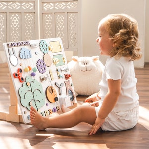 Tableau d'activités, cadeau personnalisé pour tout-petit, tableau Montessori, tableau de développement, tableau sensoriel en bois, tableau occupé pour tout-petit, cadeau 1er anniversaire