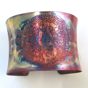 Geätzte Kupfer Manschette Armband - Moongazing Hase Design - großer filigraner Manschette