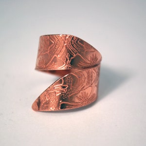 Etched Copper Ring - Adjustable size -  twist ring