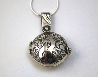 Sterling Silver locket  - moongazing hare - hinged design - etched locket