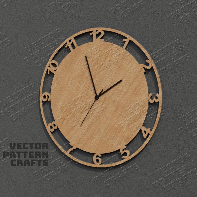 K&ouml;nnte beinhalten: Eine Holzuhr mit r&ouml;mischen Ziffern am &auml;u&szlig;eren Rand und schwarzen Zeigern. Das Zifferblatt der Uhr ist aus hellem braunem Holz mit einer Holzmaserung.