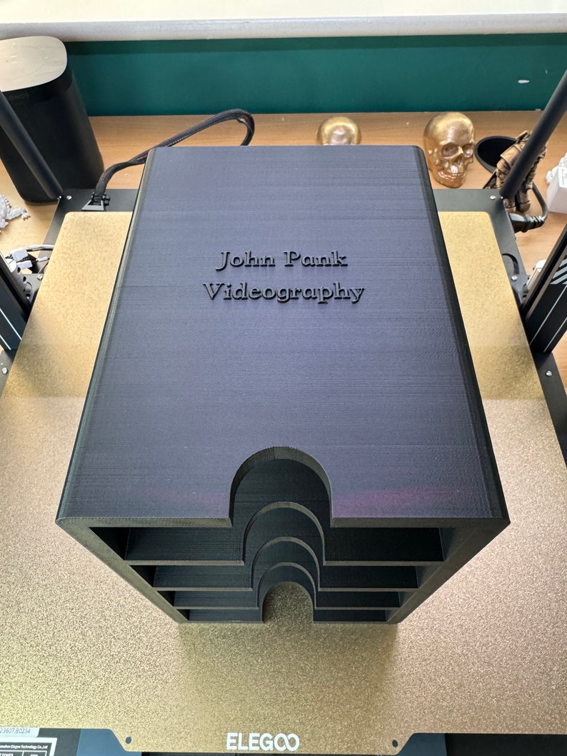 3D printed PLA shelf unit for storing the seagate 8TB Expansion Hard Drive to keep your office or desk tidy and organised.