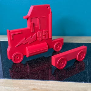 Caminhão e Rodas (SEM PRATELEIRA) | Transforme qualquer prateleira em um caminhão | Ideias para guardar carrinhos de brinquedo | Montagem na parede SOLID COLOUR - RED