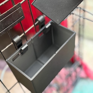 Mini contenedor de almacenamiento con clip para jaulas de perros / Bolsa para excrementos / Soporte para golosinas para paseadores y dueños de perros / Organizador fácil de colocar con clip, no requiere instalación imagen 2