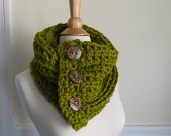 Chunky Knit Three-Button Neck Warmer--Citron Green