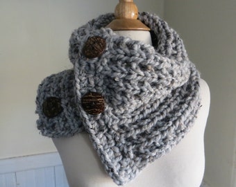 Chunky Knit Three-Button Neck Warmer. Light Gray