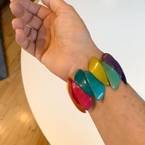 Stretchy bracelet sturdy comfortable colorful