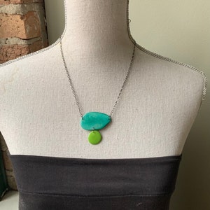 Two-color necklace