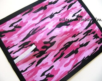 Chalkboard mat, roll up chalkboard, travel toy, home school supply, Chalkimamy pink camoflauge TRAVEL chalk board mat placemat