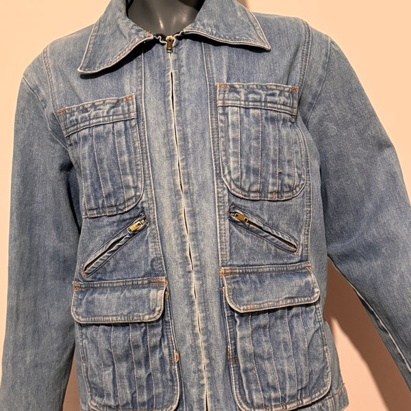 Giacca in denim leggero vintage Britannia anni '80 taglia L. Pieghe frontali con zip. Abbigliamento sportivo streetwear VFG. 42 busto