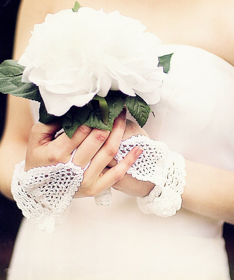 Crochet Pattern SOC-018 Wrist-Length Fingerless Gloves image 3