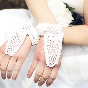 Crochet Pattern SOC-018 Wrist-Length Fingerless Gloves image 2