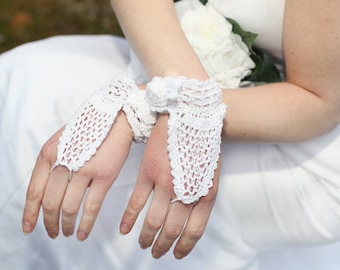 Crochet Pattern - SOC-018 Wrist-Length Fingerless Gloves