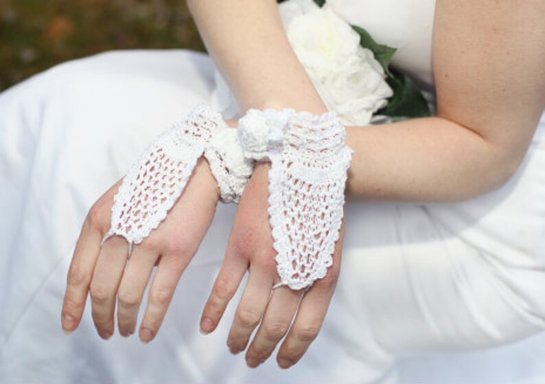 Crochet Pattern SOC-018 Wrist-Length Fingerless Gloves image 1