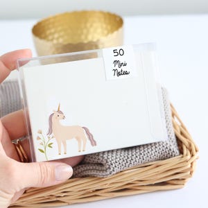 50 Kleine Karten A7 Einhorn mit Klarsichtbox als Erinnerungskarte, schöne Karteikarte oder Wunschkarte Baby für einen kleinen Gruß