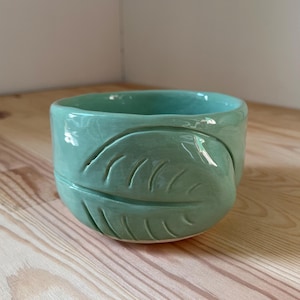 Decorative Bright Green Leaf Bowl