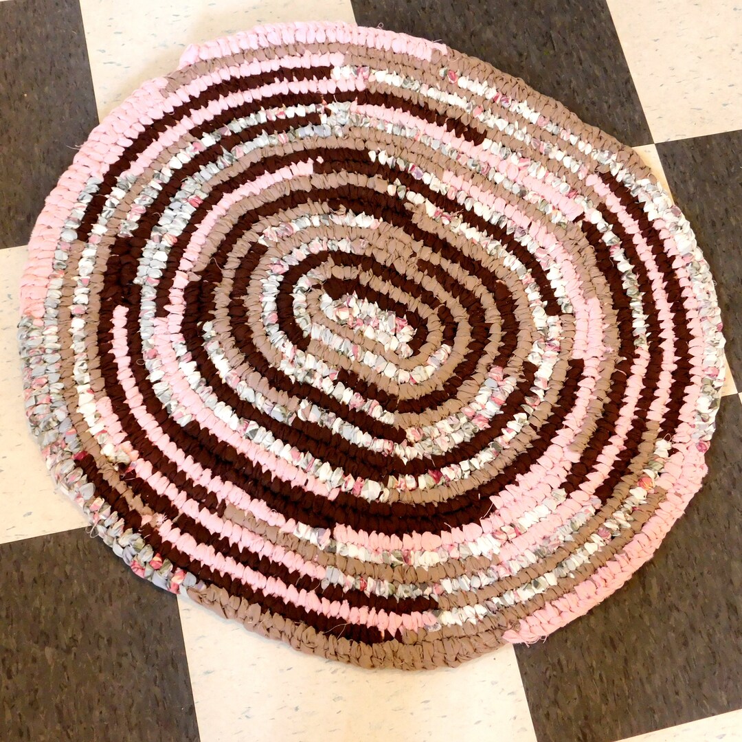 Handmade Amish Knot Toothbrush Rug - Recycled Crochet Rag Rug - 30