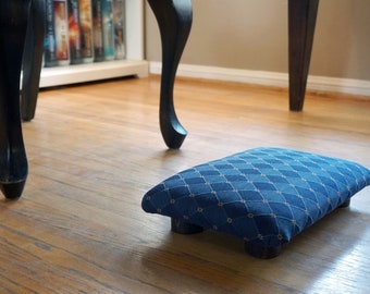 Padded Foot Stool, 3&quot; Tall, (Made in The USA) (Rhapsody in Blue)