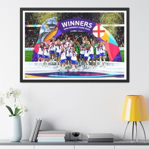 Leoas da Inglaterra - Vencedoras da Eurocopa Feminina da UEFA 2025 - Leoas derrotam La Roja e se tornam campeãs da Eurocopa Feminina 2025 - Impressões em moldura de tela