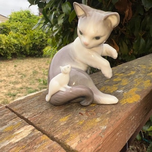 Lladro Porcelain Cat & Mouse #5236 Cat With A Mouse On Tail Figurine No Box