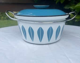Cathrineholm Lotus Enamel Casserole Dish Norway Teal White MCM Pot Lid EUC