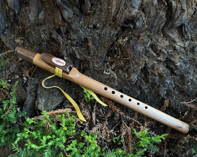G Minor 432 Hz Native American Style Flute in Spanish Cedar and Walnut