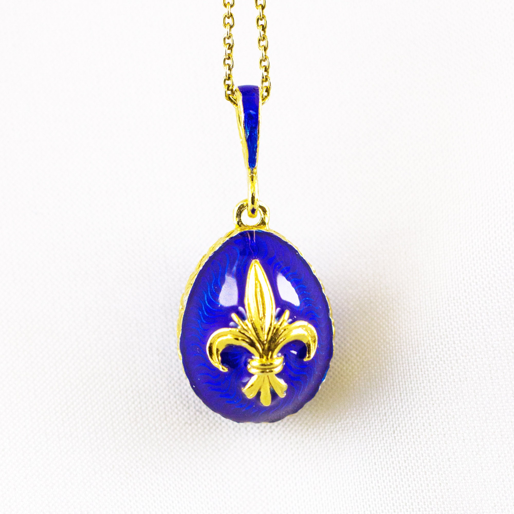Pendentif Oeuf Bleu émail Style Fabergé – Lys Russe Femme