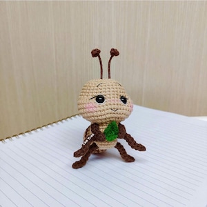 Ant keychain Crochet pattern, Ant insect crochet amigurumi (US term - English only)
