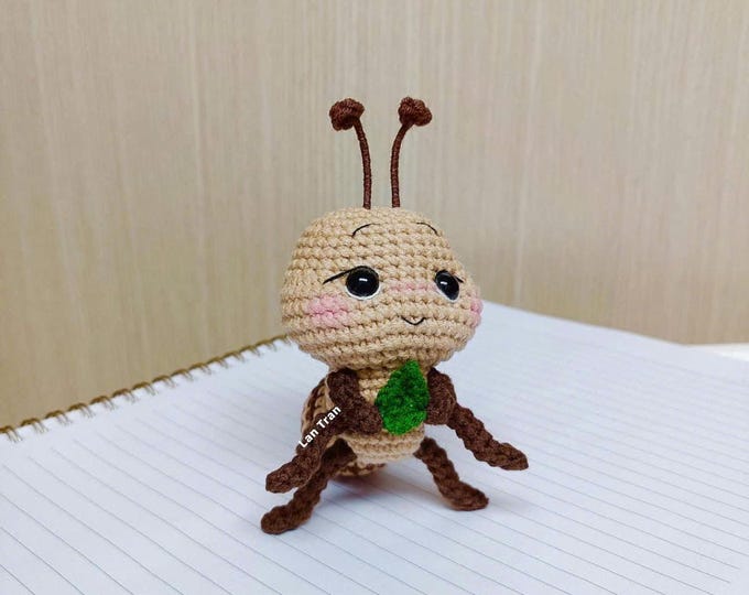 Ant Crochet Pattern: Amigurumi Insect Keychain (US Terms, PDF Download)