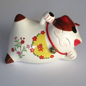 Vintage Japan Ceramic Maneki Neko Lucky Cat Bank Figurine Japanese Good Fortune