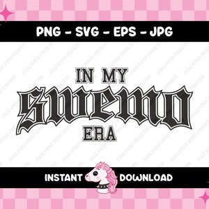 Puede incluir: Diseño gráfico en blanco y negro con el texto "In My Swema Era". El diseño es de estilo gótico con un contorno blanco. El fondo es un patrón de cuadros rosa y blanco.