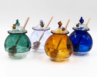 ハチミツの瓶とスティックのアート 吹きガラスの蜂蜜壺と蜂 – 世界に一つだけのアートガラス製蜂蜜瓶