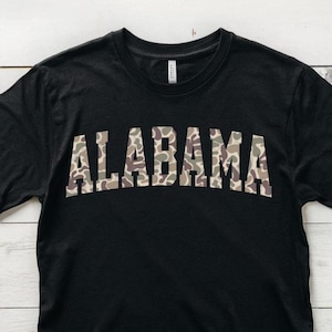 ALABAMA PNG, Camuflagem da velha escola, Letras do estilo universitário, Design de camiseta do estado, Download digital, mascote, espírito de equipe
