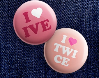 I Heart Girl Group 1.5&quot; Pinback Button Pin / Key Chain - kpop twice aespa lesserafim nwjns gidle illit redvelvet hearts2hearts blackpink