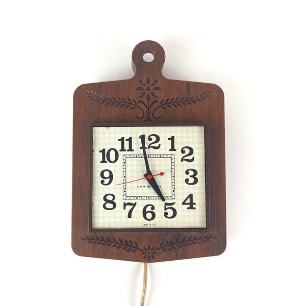 General Electric Resin Wall Clock Carved Wooden Cutting Board Shape Working