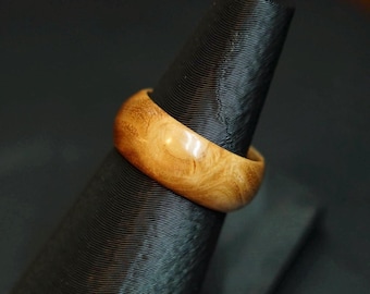 Anillo de madera de roble (talla 8 EE. UU.) - Hecho a mano - Duradero - Hipoalergénico - Alianza de boda/compromiso